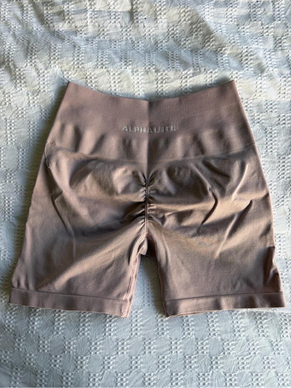 Alphalete Amplify 4.5 Shorts - Blossom